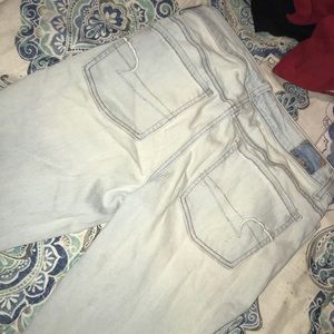 American Eagle Size 8 Light Wash